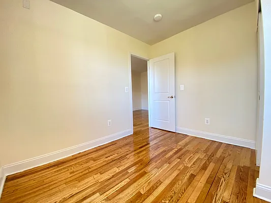 Rented by Queens Apartments Realty LLC | media 57