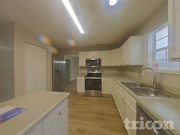 5th image of 415 Fox Trot Dr