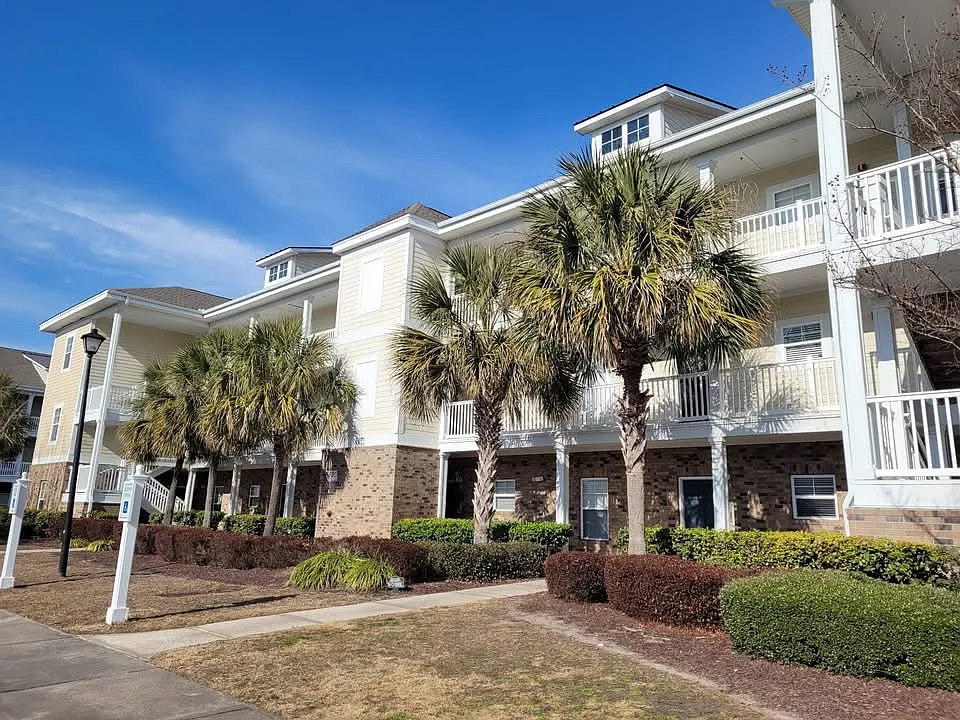 2 bed, 1050 sqft, $1,700 — Photo 1