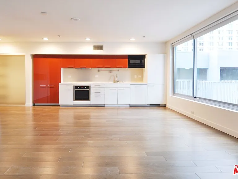 901 S Flower St #709 — Photo 1