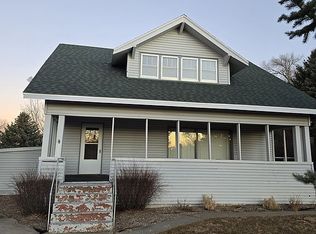 301 S Washington Ave, Mullen, NE 69152