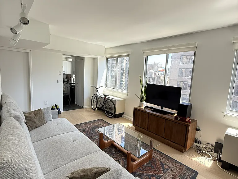 308 E 38th St #19/20B — Photo 3
