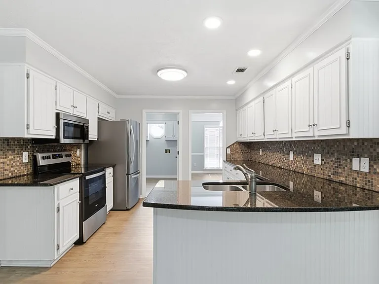 867 Lismore Dr — Photo 9