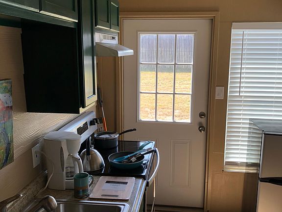 2nd image of 129 Lynn Crest Bnd