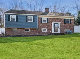 26 Old Post Rd, East Setauket, NY 11733