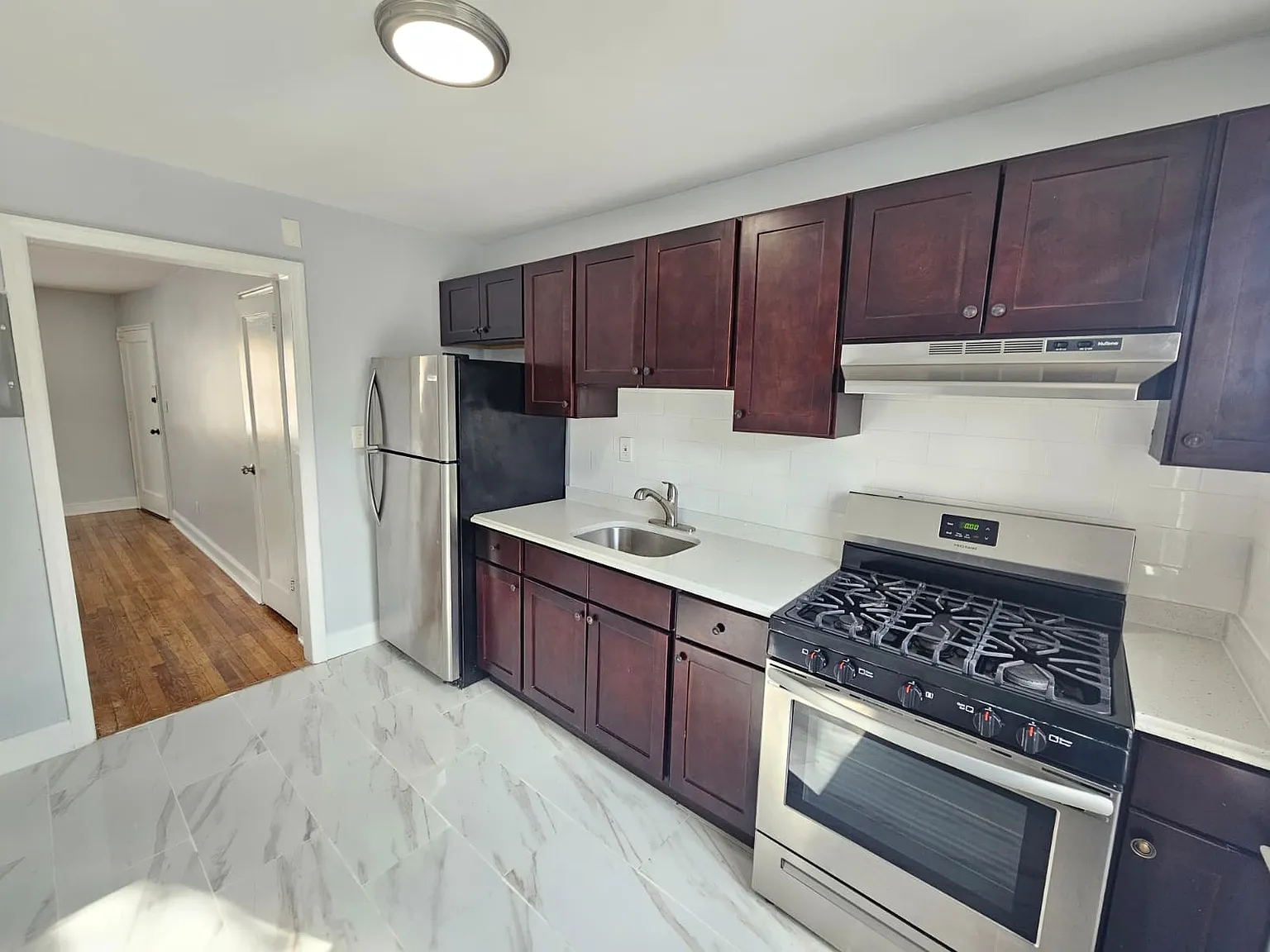 1 bed, 900 sqft, $1,800 — Photo 1