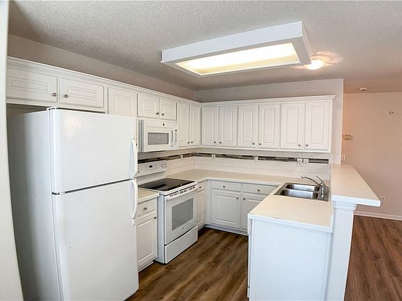 2nd image of 1452 Box Cir