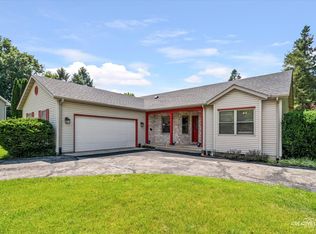 435 N Hickory St, Waterman, IL 60556