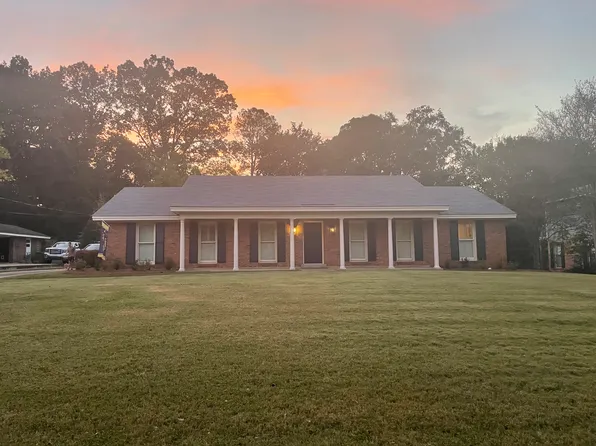 1726 Fairforest Dr, Montgomery, AL 36106