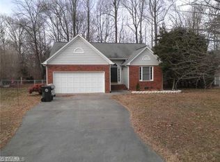 111 Oakland Dr, Mebane, NC 27302