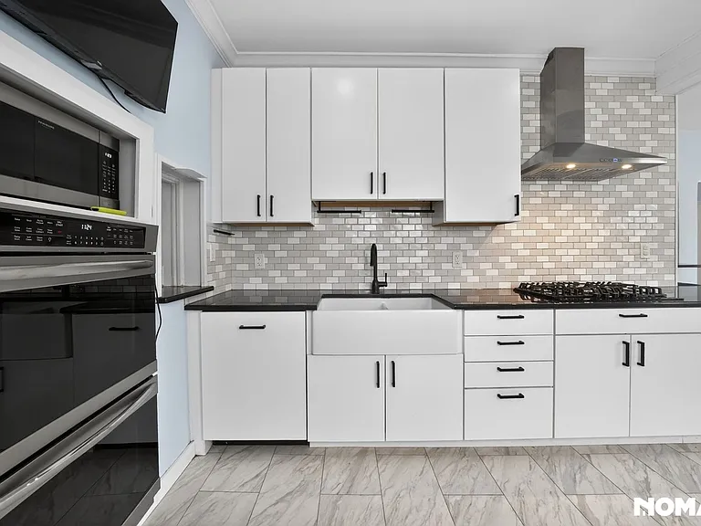 189 Lafayette Ave — Photo 3