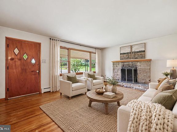 3rd image of 7303 Ira Sears Rd