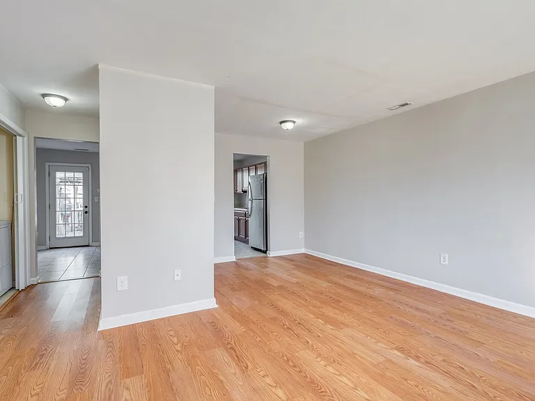 436 Peregrine St — Photo 8
