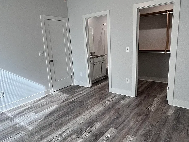 5466 Colburn Ct E — Photo 5