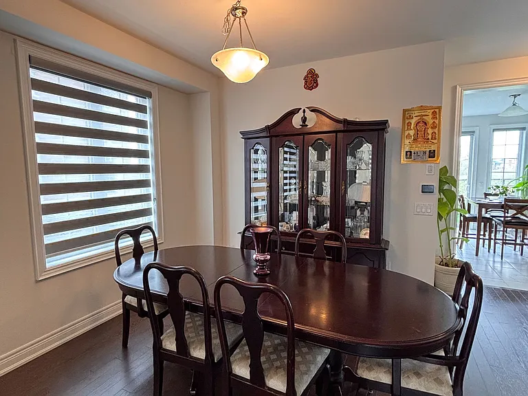 62 Angus Morton Cres — Photo 13