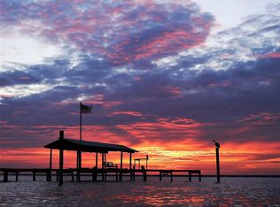 518 Navy Cove Blvd, Gulf Breeze, FL 32561