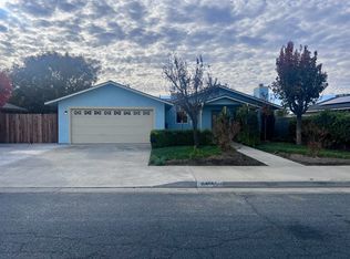 13657 Hood Ave, Armona, CA 93202