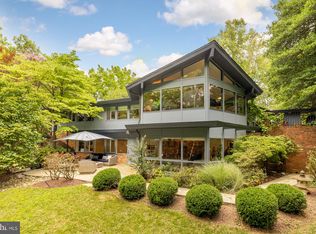 9600 Hillridge Dr, Kensington, MD 20895