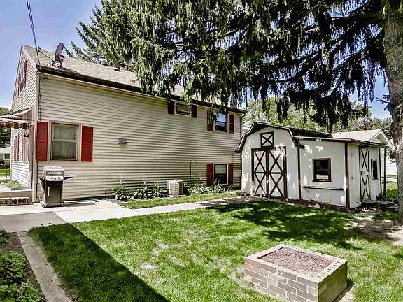 3rd image of 2220 Holmes St