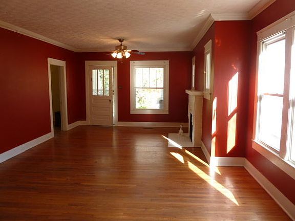 5th image of 2428 Maple Dr