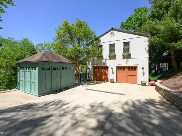 153 Spruce Dr NW, North Canton, OH 44720