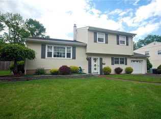 6 Bonnie Brook Ter, Middlesex, NJ 08846
