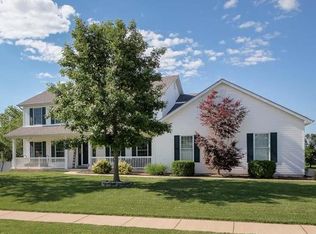 1020 Highland Estates Dr, Wentzville, MO 63385