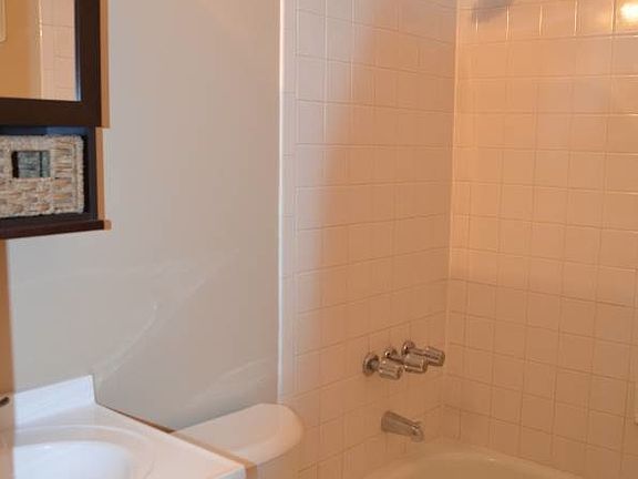 4th image of 36 Cottonwood Ct