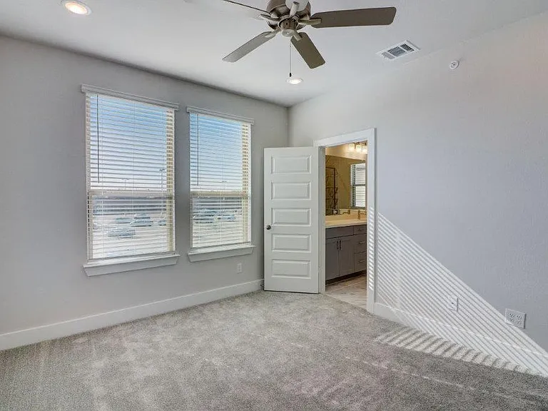 2501 Ascension Blvd — Photo 33
