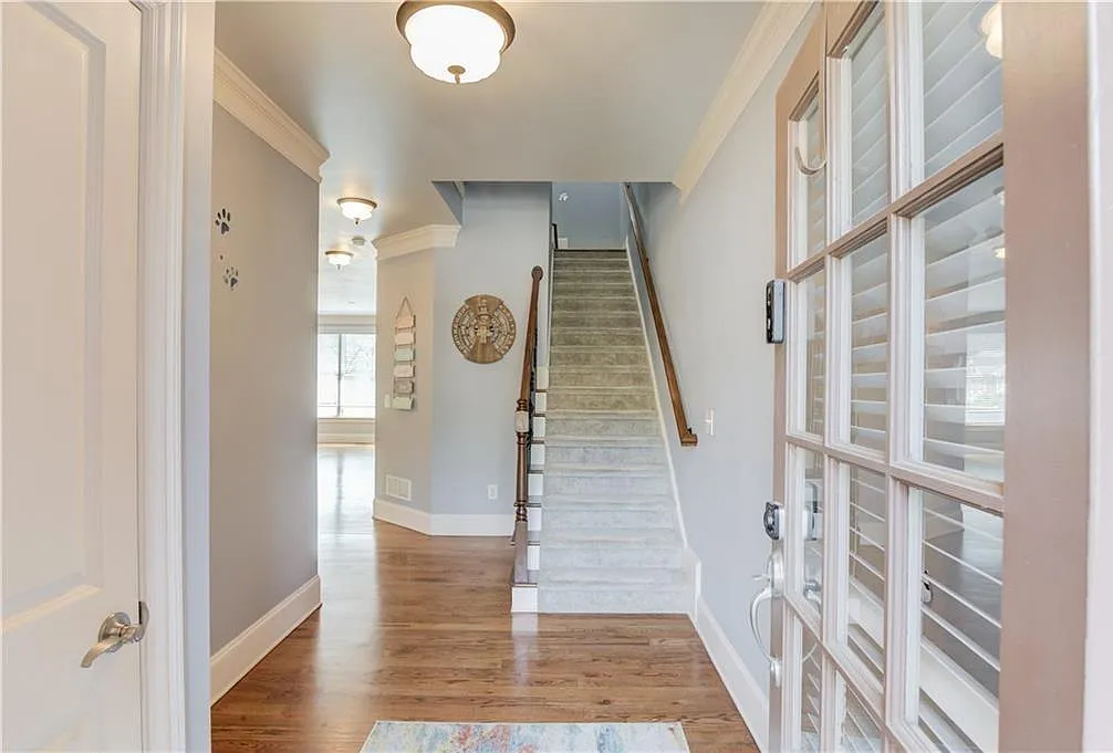3 bed, 4.0 bath, 3099 sqft, $2,800 — Photo 3