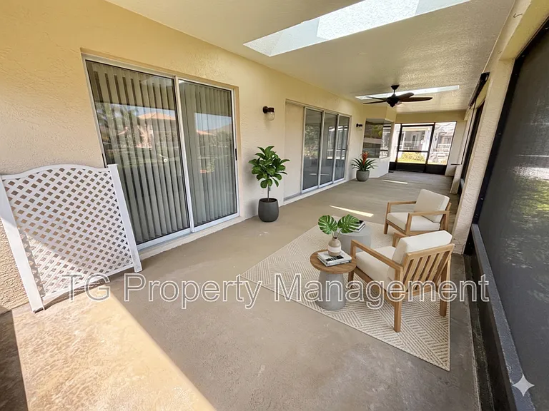 20 Clarendon Ct N — Photo 38