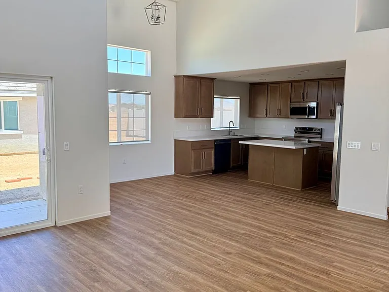 11712 Sebastian Rd — Photo 30