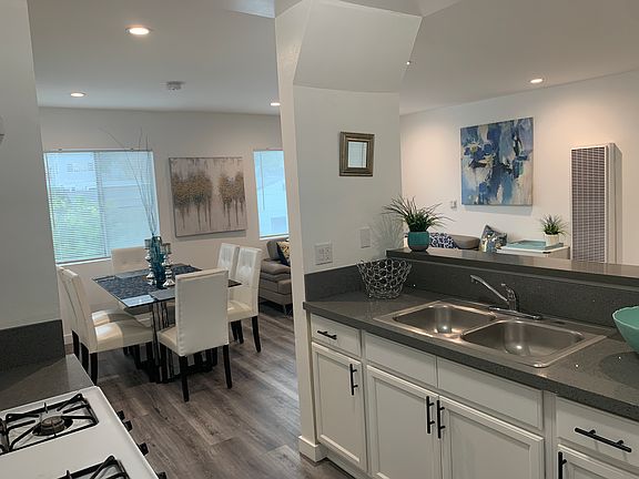 4th image of 3205 S Shasta Cir S #204