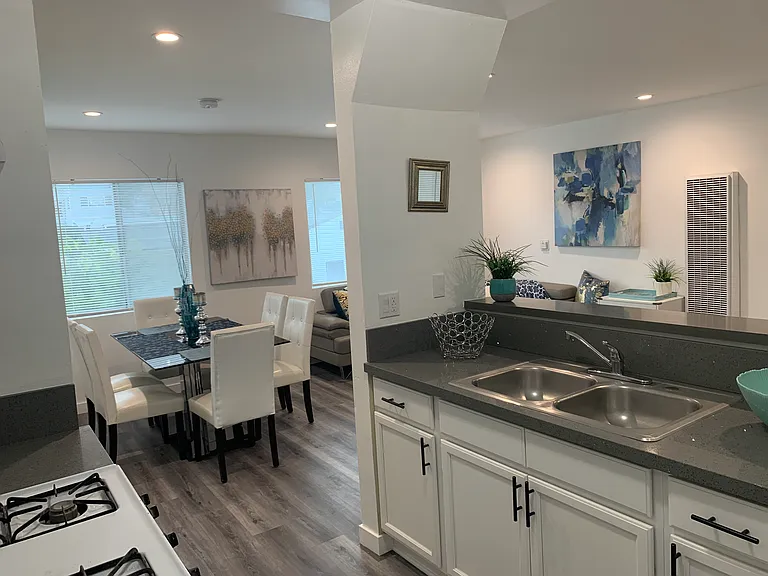 3205 S Shasta Cir S #204 — Photo 4