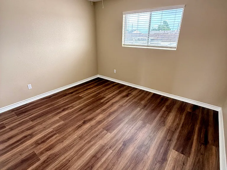 1013 Park Meadow Dr — Photo 10