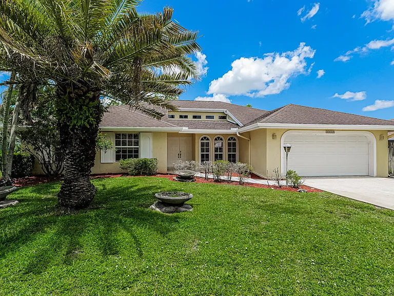 13515 Northumberland Cir — Photo 1