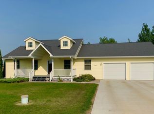 2002 11th Ave SW, Devils Lake, ND 58301