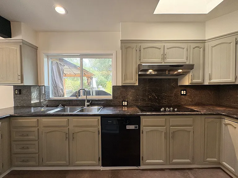 2350 Alameda De Las Pulgas — Photo 20