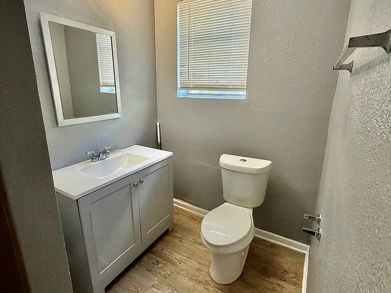 529 Bexar Dr — Photo 7