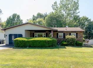 7 Tokay Ln, Schenectady, NY 12309