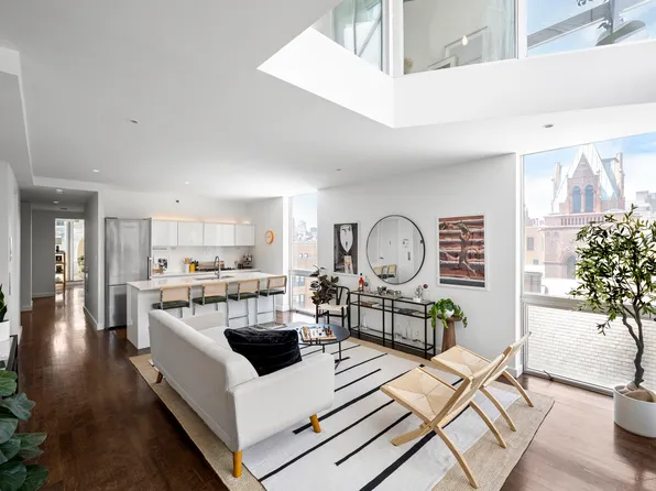 425 East 13th Street PHF image 1 of 17