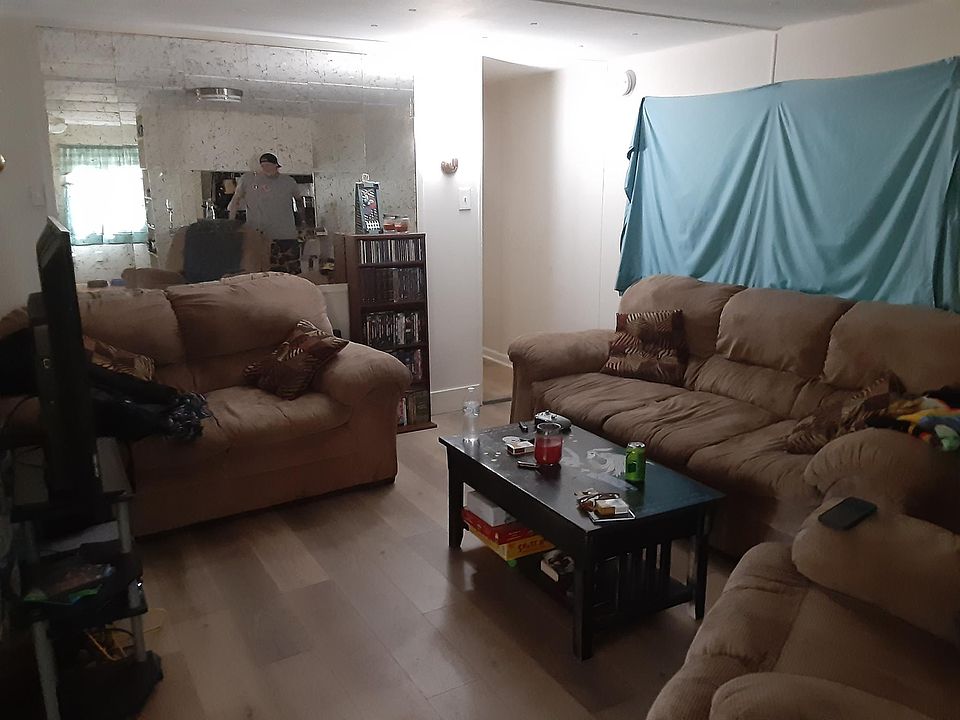 2nd image of 200 Sandtown Rd SE