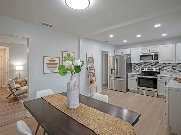 5619 Oliver St, Jacksonville, FL 32211