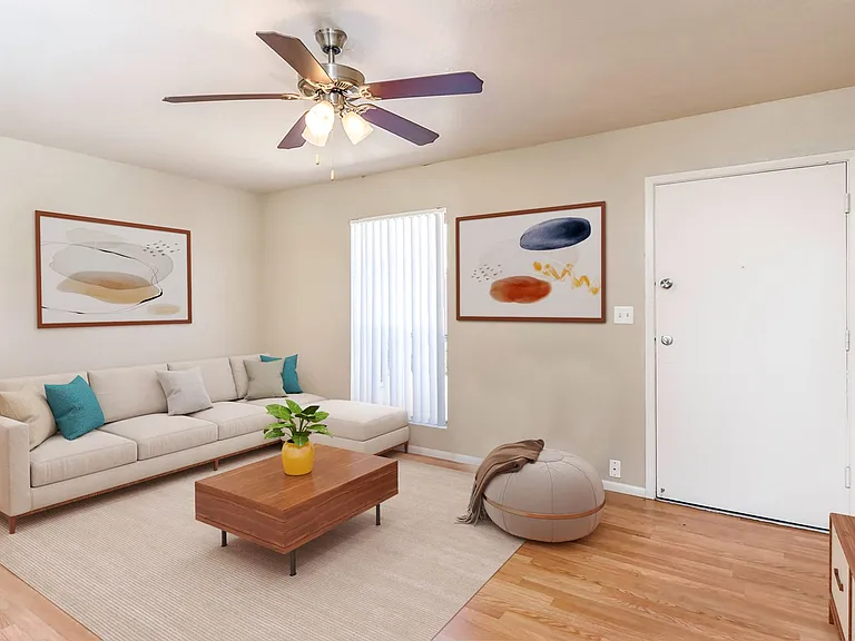 Escondido Apartments — Photo 24