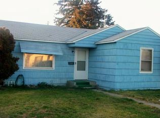 602 Mount Adams Dr, Wapato, WA 98951