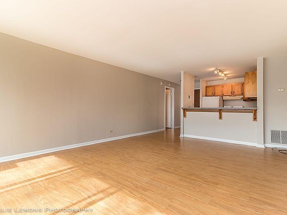 3rd image of 5810 Oakwood Dr Unit 2K