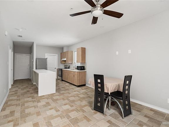 5th image of 1126 W Cano St