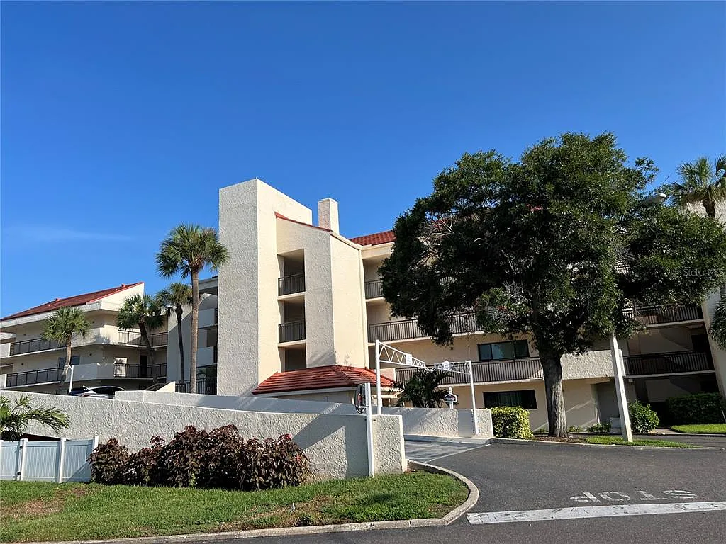 2 bed, 2.0 bath, 1315 sqft, $4,800 — Photo 2
