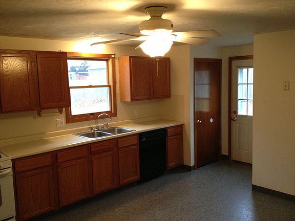 4th image of 14 Standish Ave