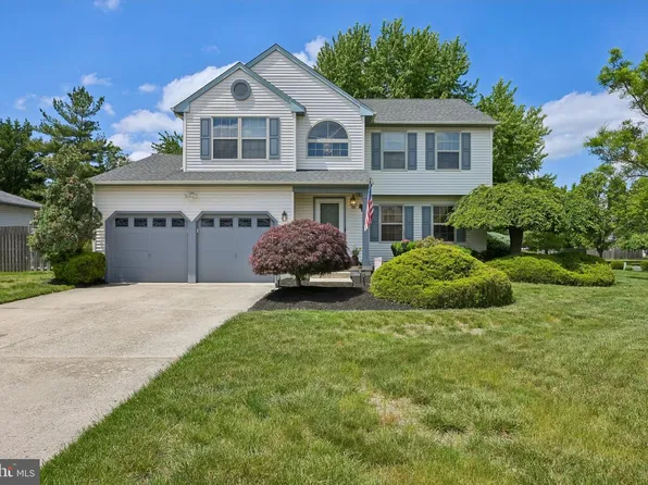 11 Amberfield Dr, Delran, NJ 08075